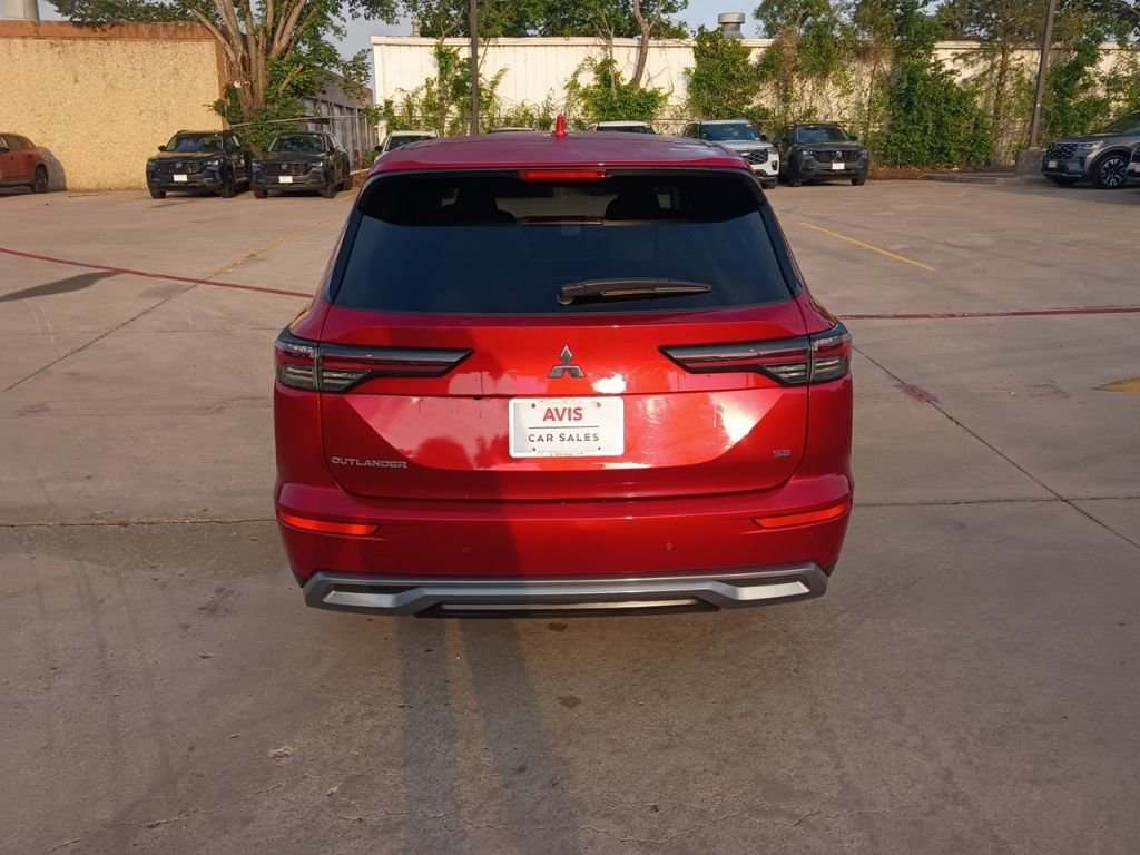 Used 2025 Mitsubishi Outlander SE FWD image 7
