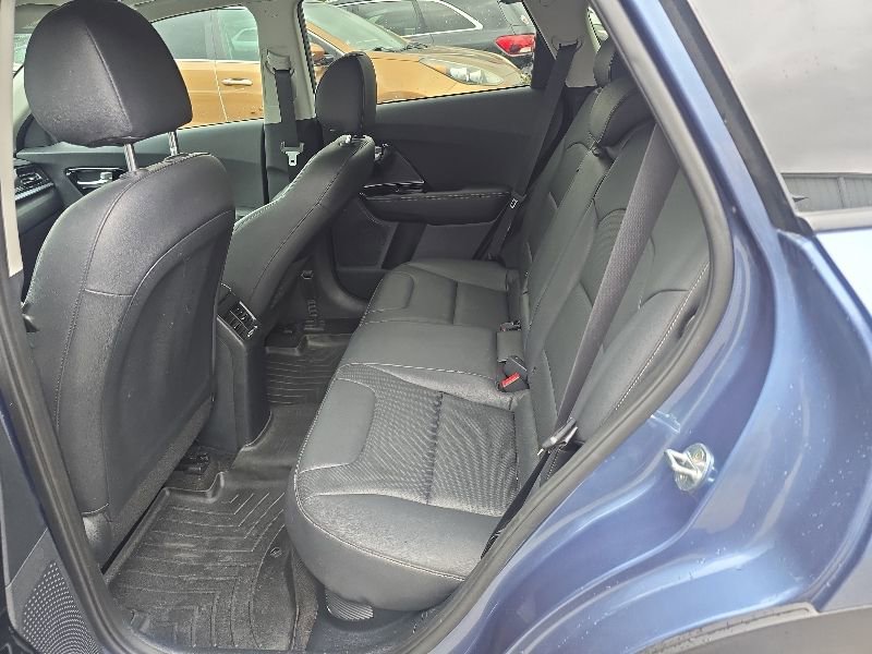 Used 2022 Kia Niro EX Premium FWD image 27
