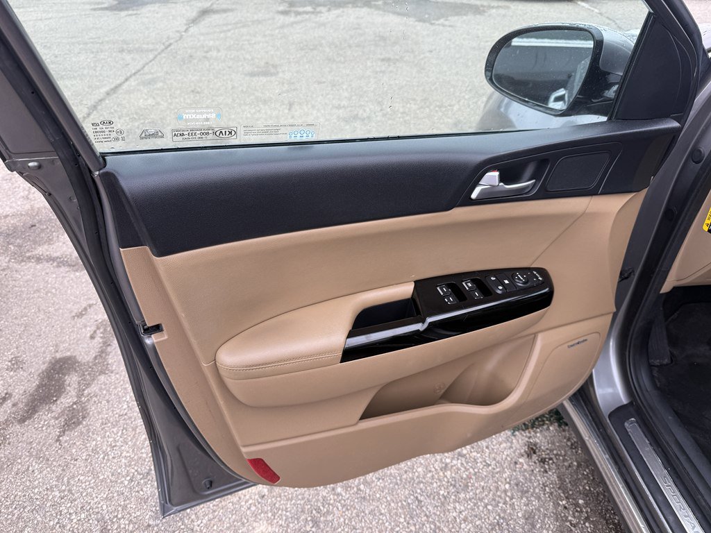 Used 2018 Kia Sportage SX image 11
