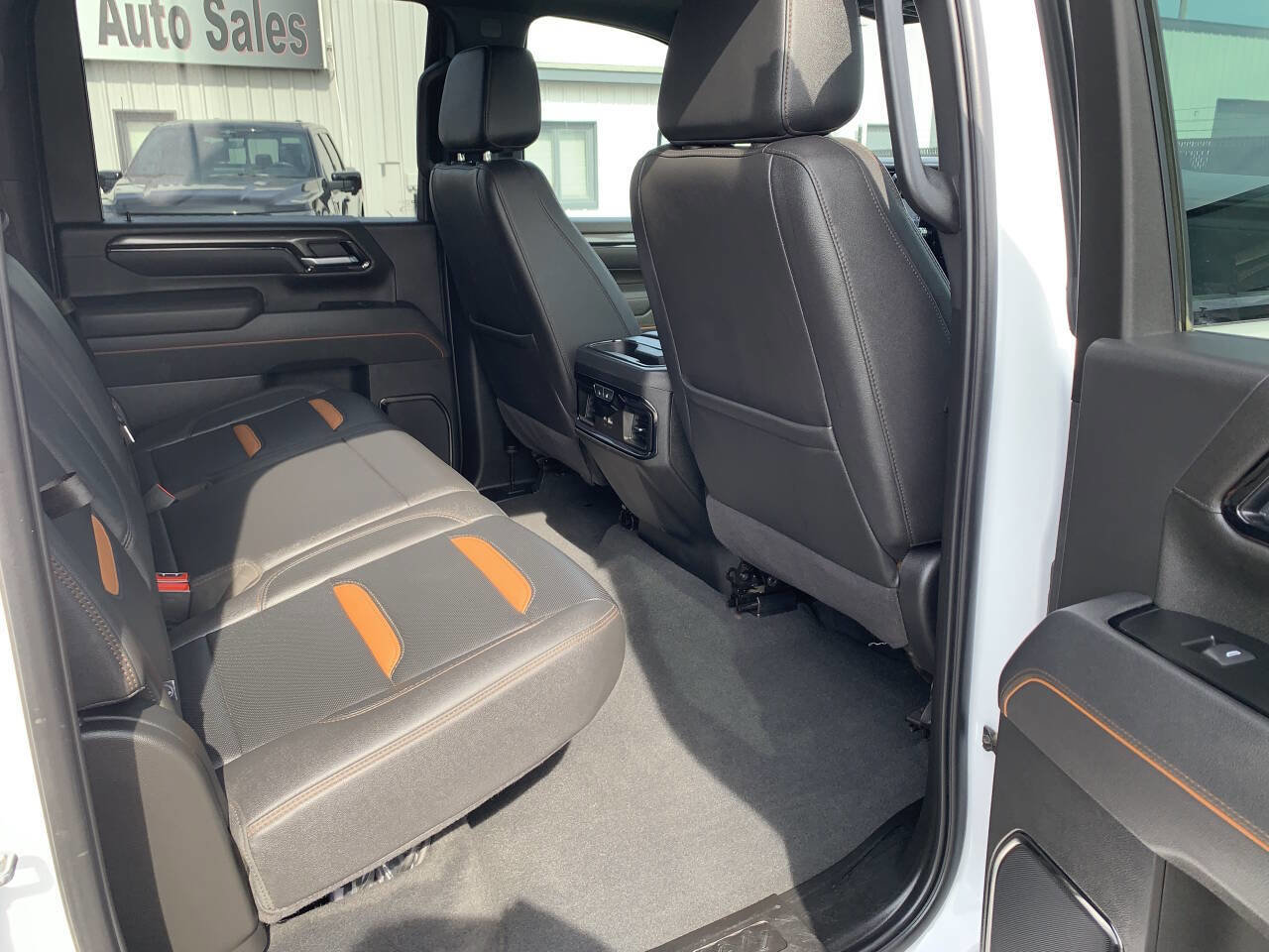 Used 2025 GMC Sierra 3500 AT4 w/ AT4 Premium Plus Package image 30