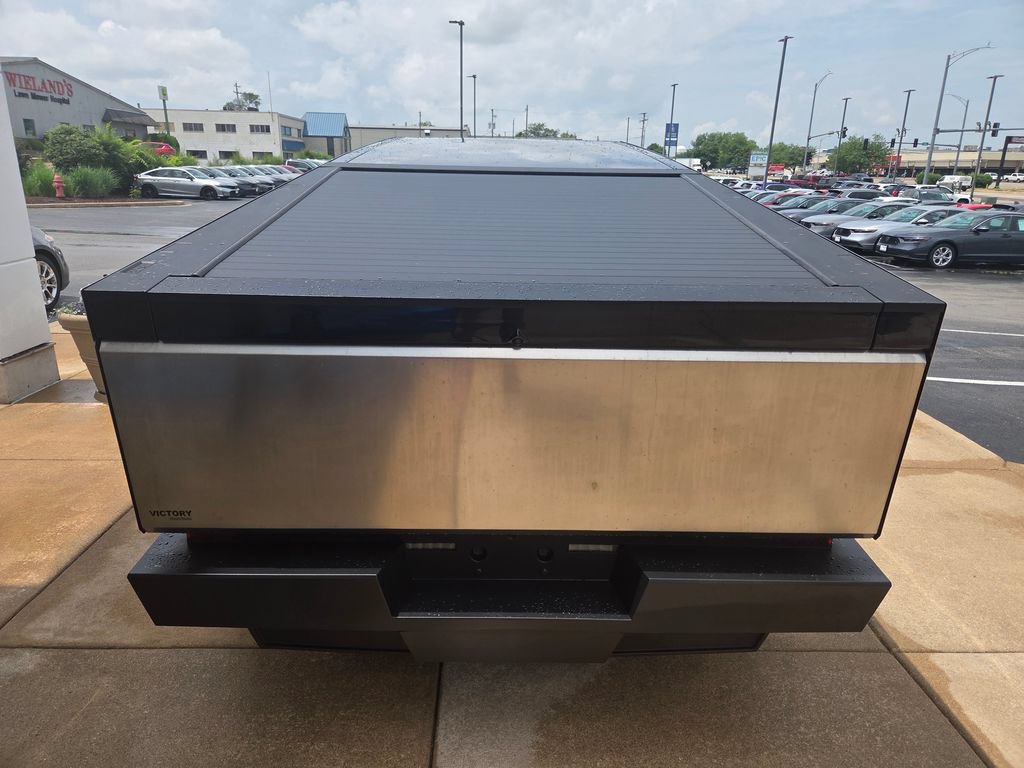 Used 2024 Tesla Cybertruck AWD Crew Cab image 6