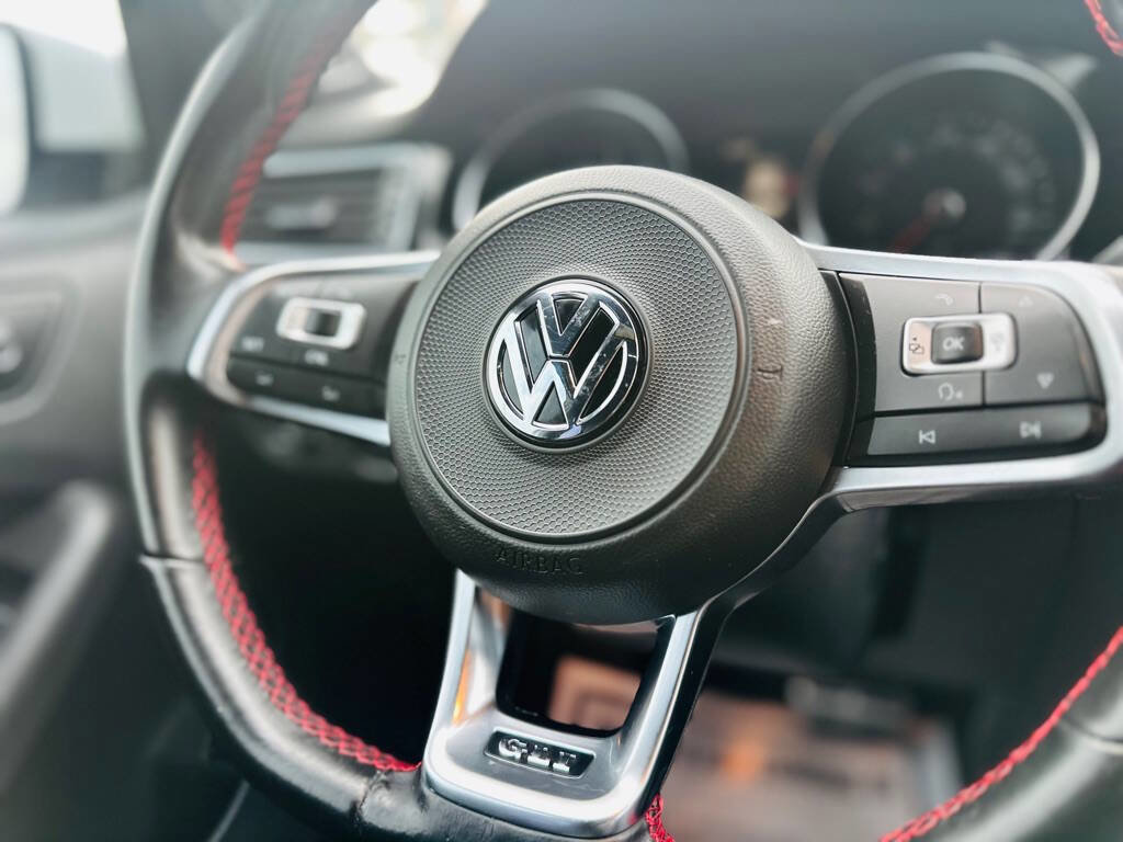 Used 2017 Volkswagen Jetta GLI image 12