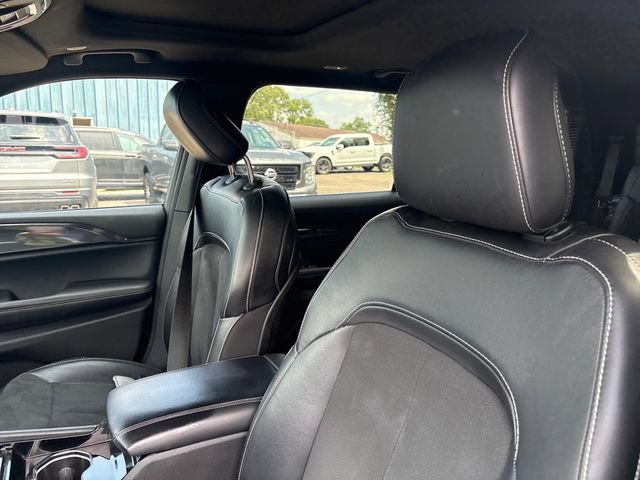 Used 2023 Jeep Grand Cherokee L Laredo AWD/4WD image 9