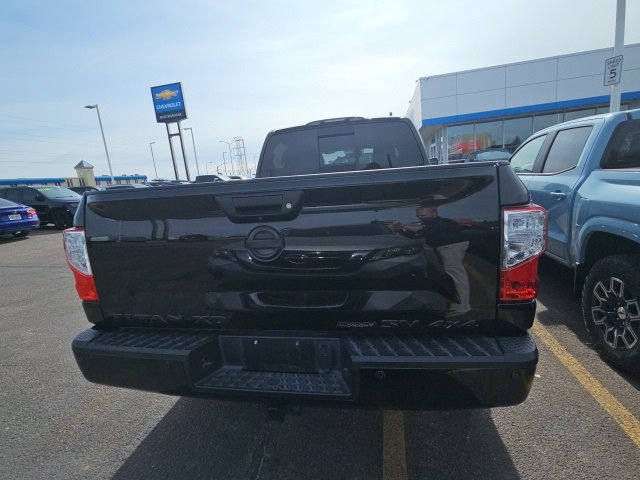 Used 2019 Nissan Titan SV w/ SV Convenience Package image 6