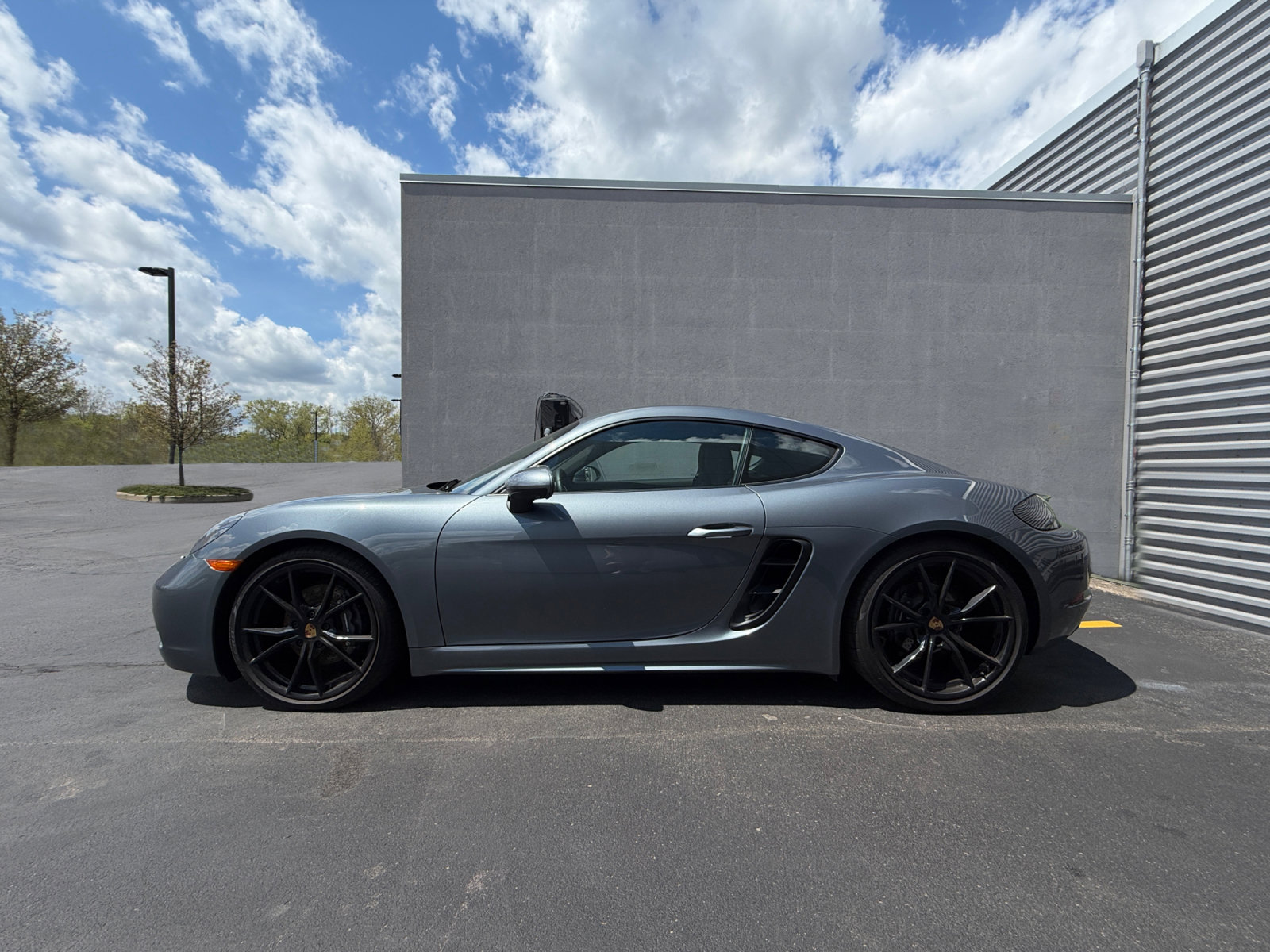 Used 2025 Porsche 718 Cayman RWD image 2