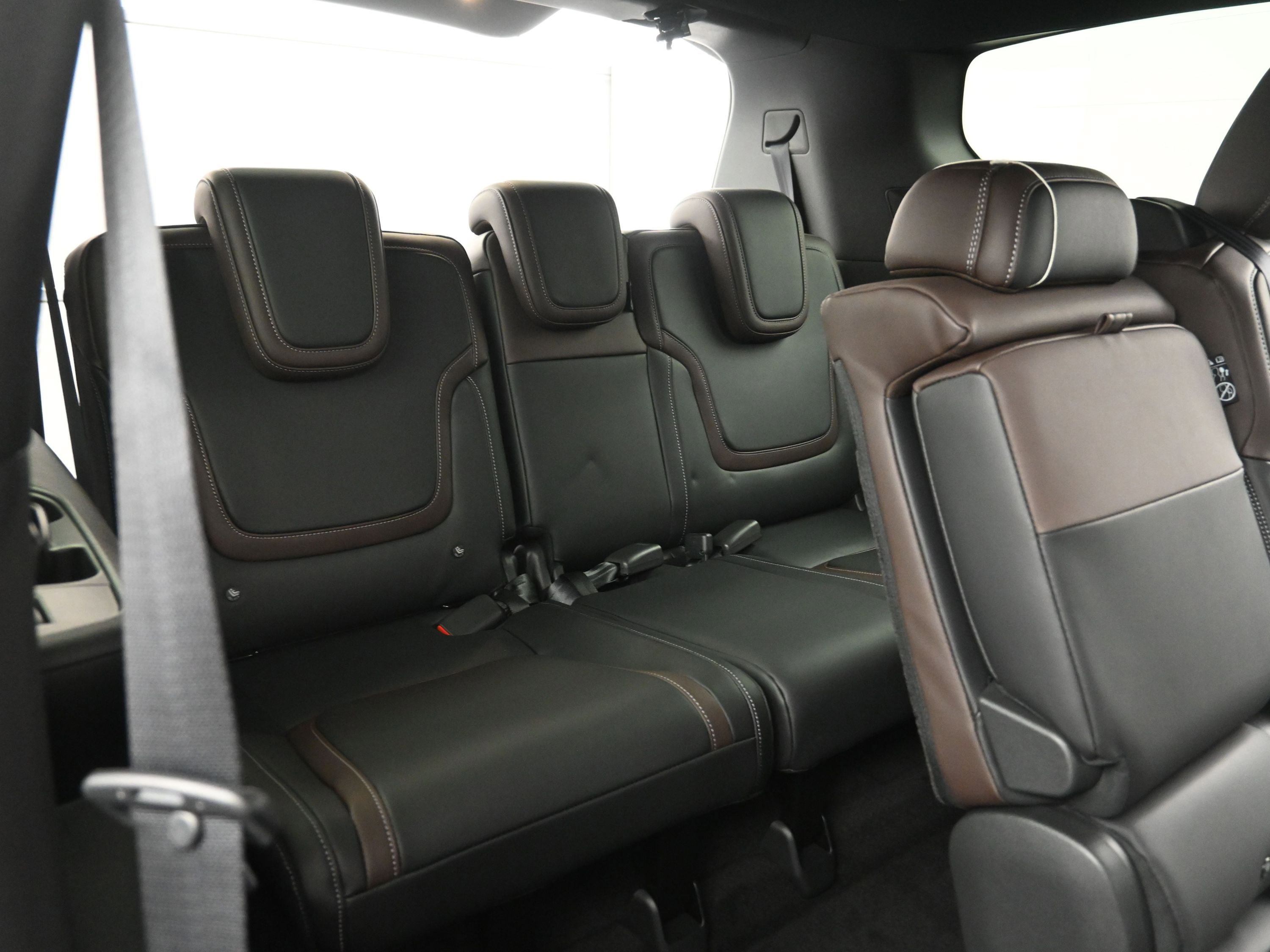 New 2025 Nissan Armada SL image 25