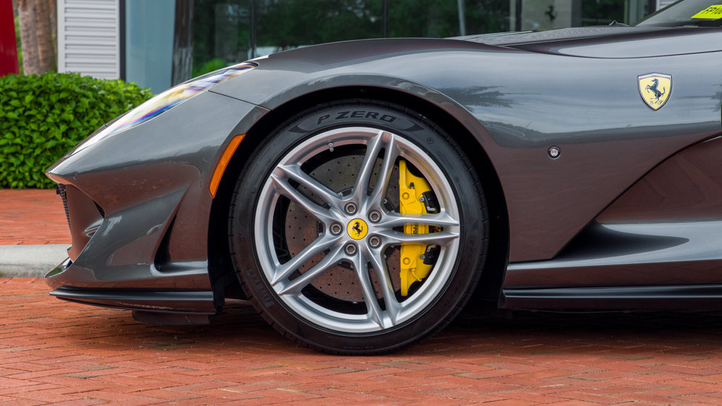 Used 2021 Ferrari 812 GTS RWD image 2