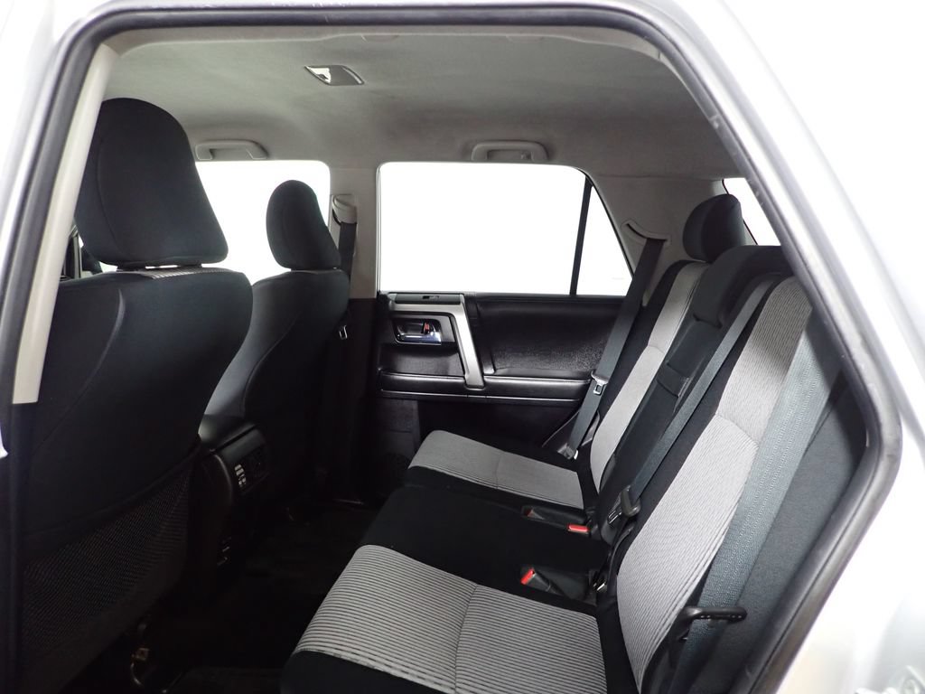 Used 2014 Toyota 4Runner SR5 AWD/4WD image 32