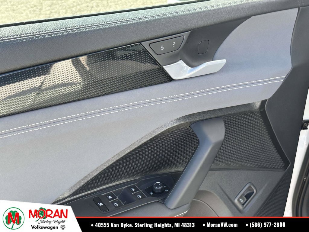 Certified 2026 Volkswagen Tiguan SE w/ Panoramic Sunroof Package FWD image 17