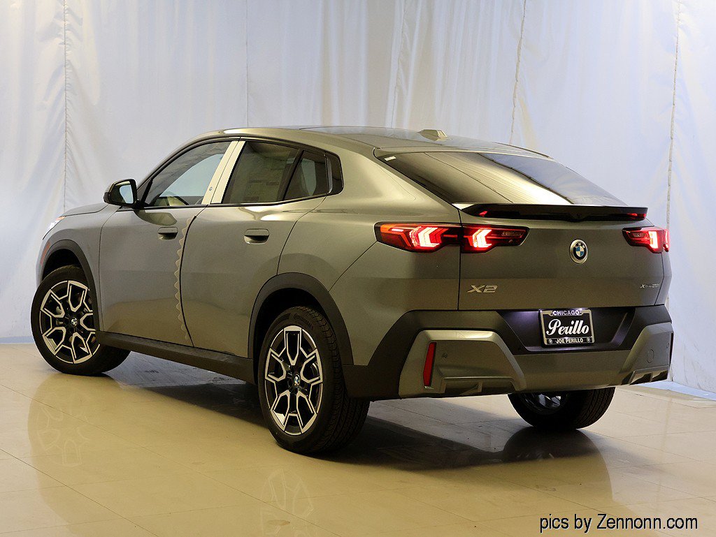New 2026 BMW X2 xDrive28i w/ Technology Package AWD/4WD image 9
