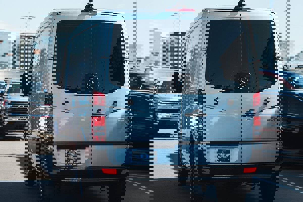 Used 2018 Mercedes-Benz Sprinter 2500 image 8