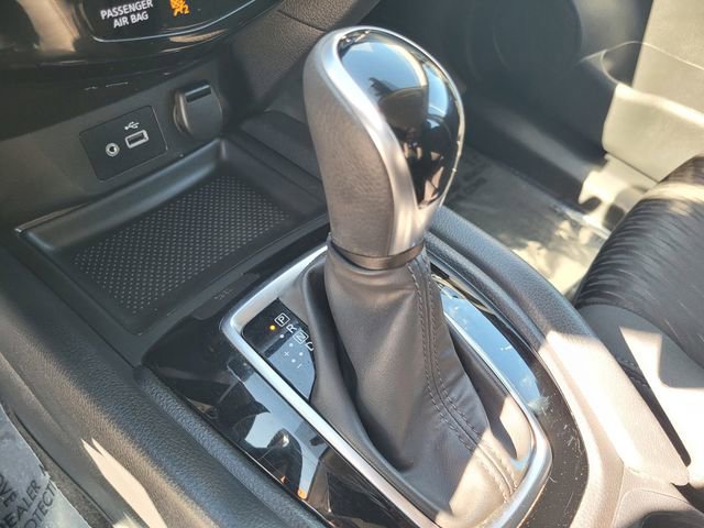 Used 2020 Nissan Rogue S image 20