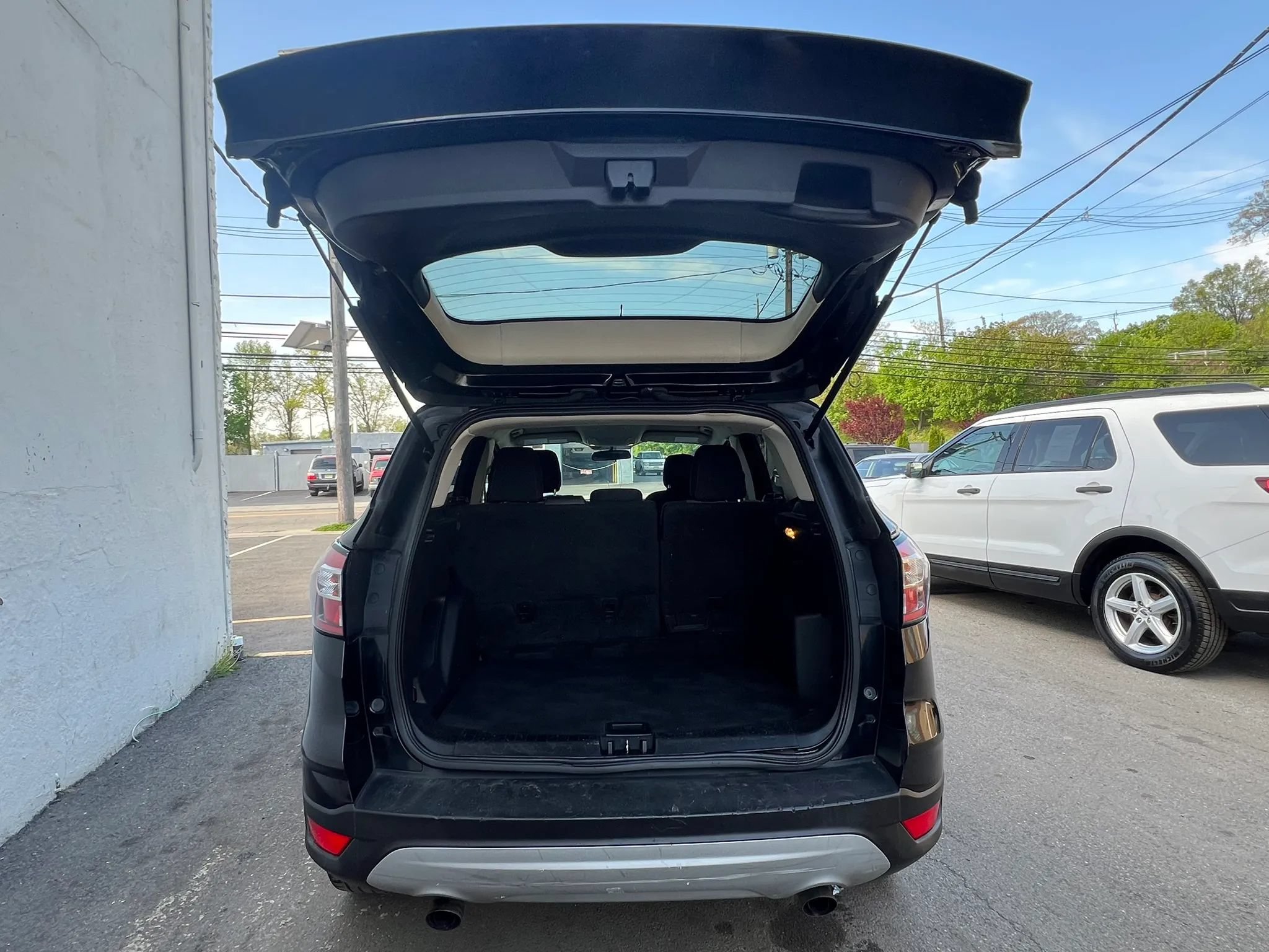 Used 2018 Ford Escape SE FWD image 9