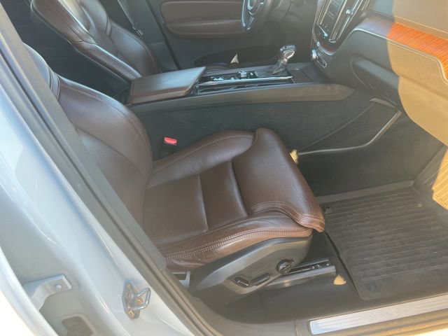 Used 2020 Volvo XC60 T6 Inscription w/ Protection Package Premier image 9