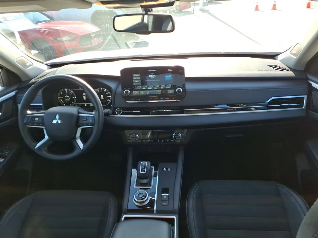 Used 2023 Mitsubishi Outlander 4WD Plug-In Hybrid image 14