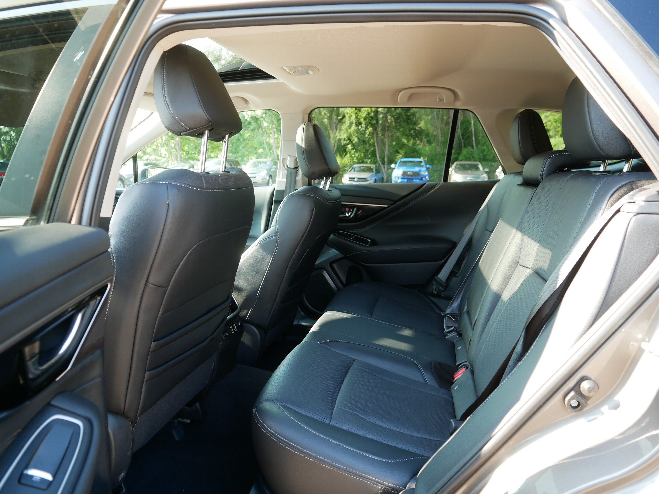 Used 2024 Subaru Outback Limited XT AWD/4WD image 35