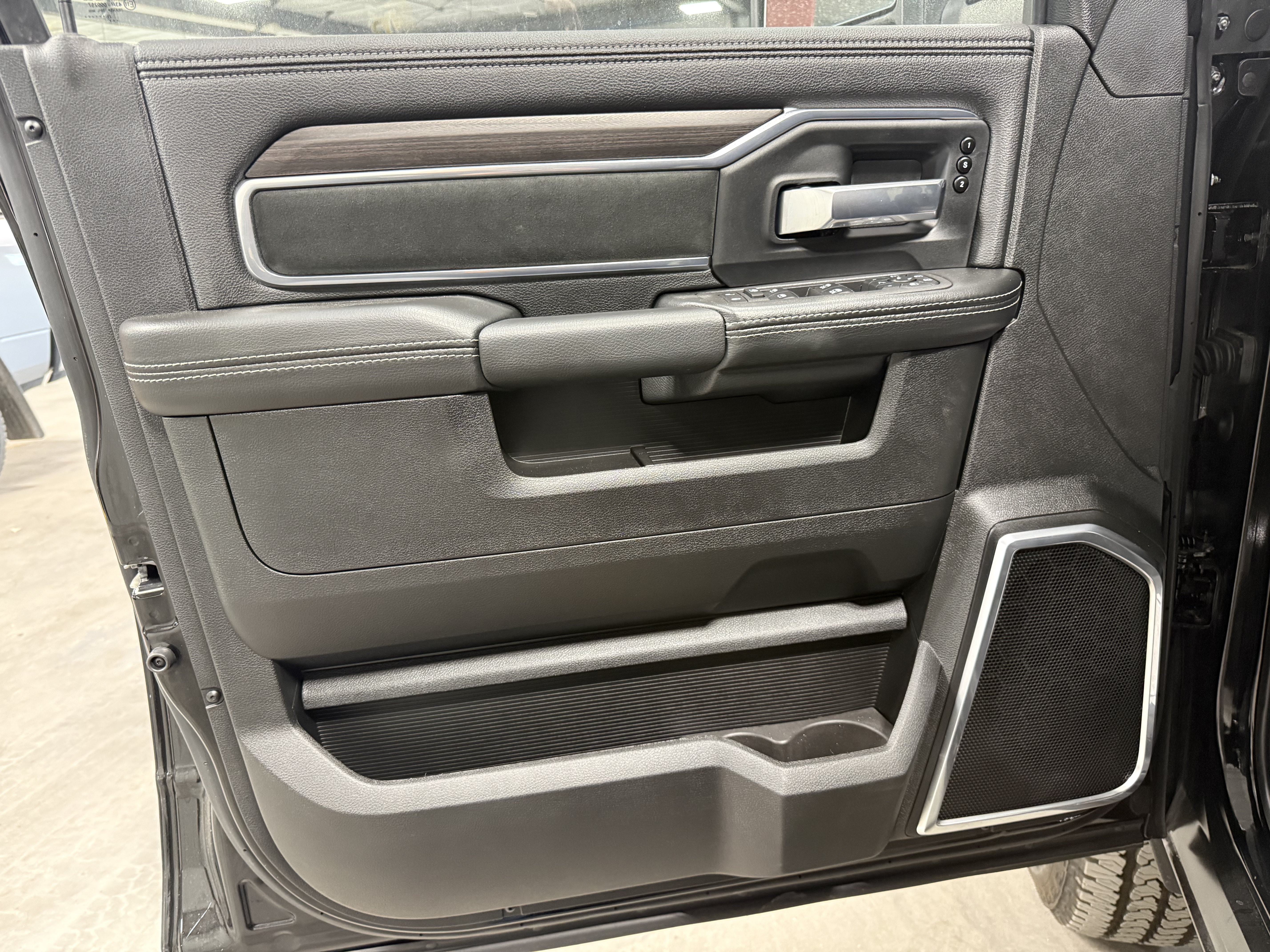New 2026 RAM 2500 Laramie AWD/4WD image 20