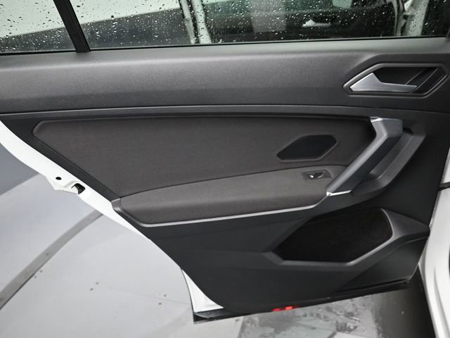 Used 2020 Volkswagen Tiguan S image 28