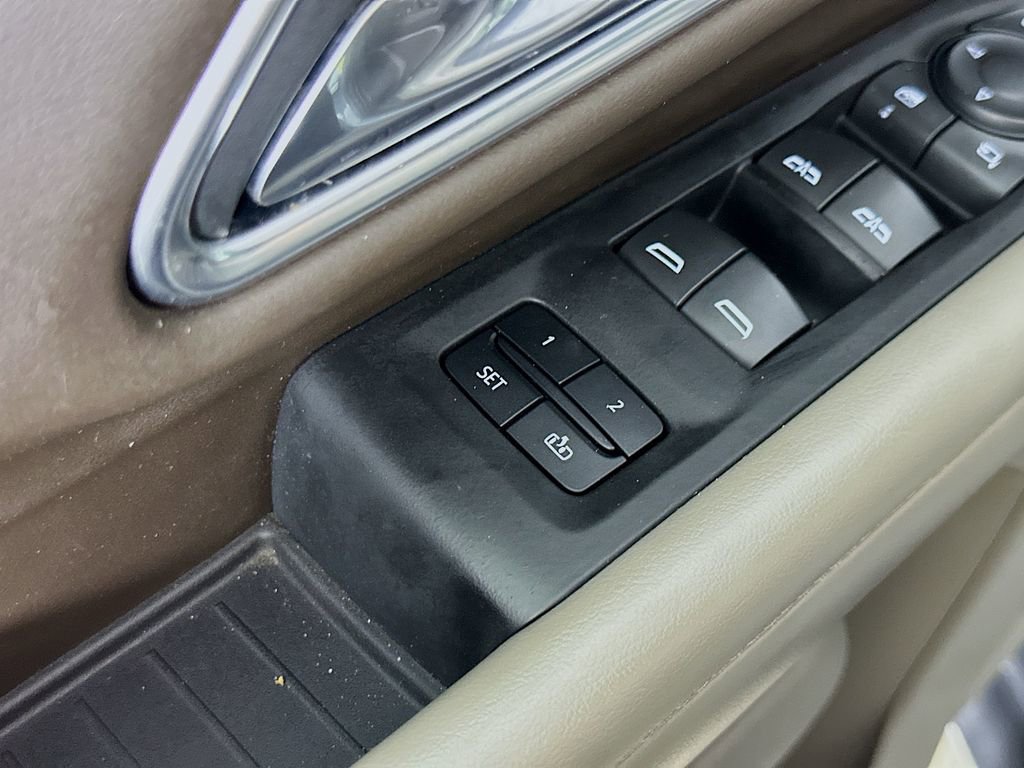 Used 2021 Chevrolet Tahoe LT w/ LT Signature Package RWD image 22