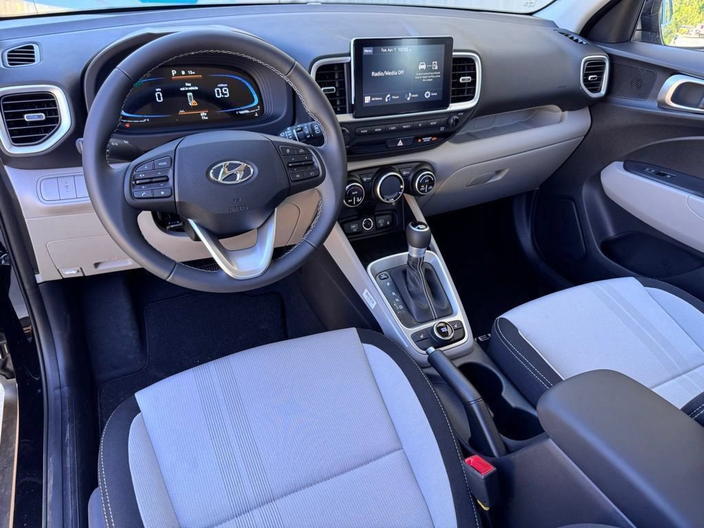 New 2026 Hyundai Venue SEL FWD image 2