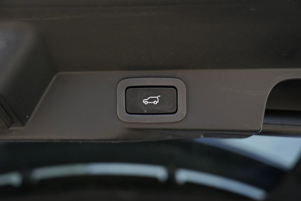 Used 2020 Land Rover Range Rover Sport HSE image 16
