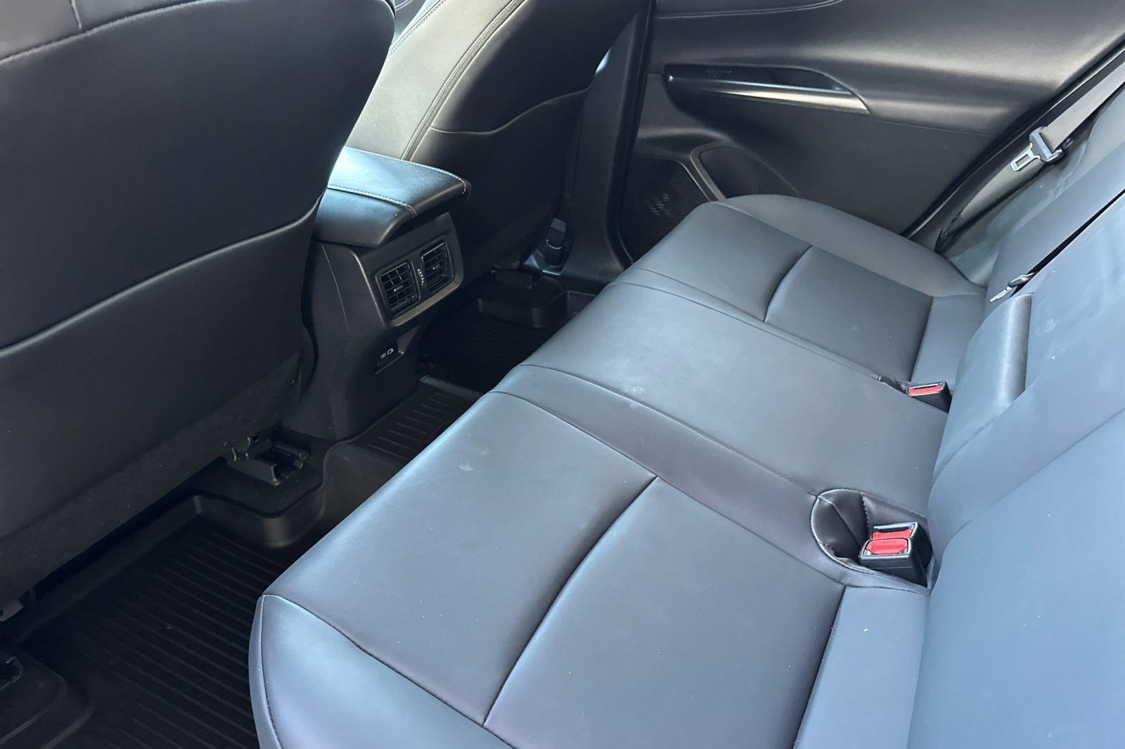 Certified 2023 Toyota Venza XLE AWD/4WD image 12