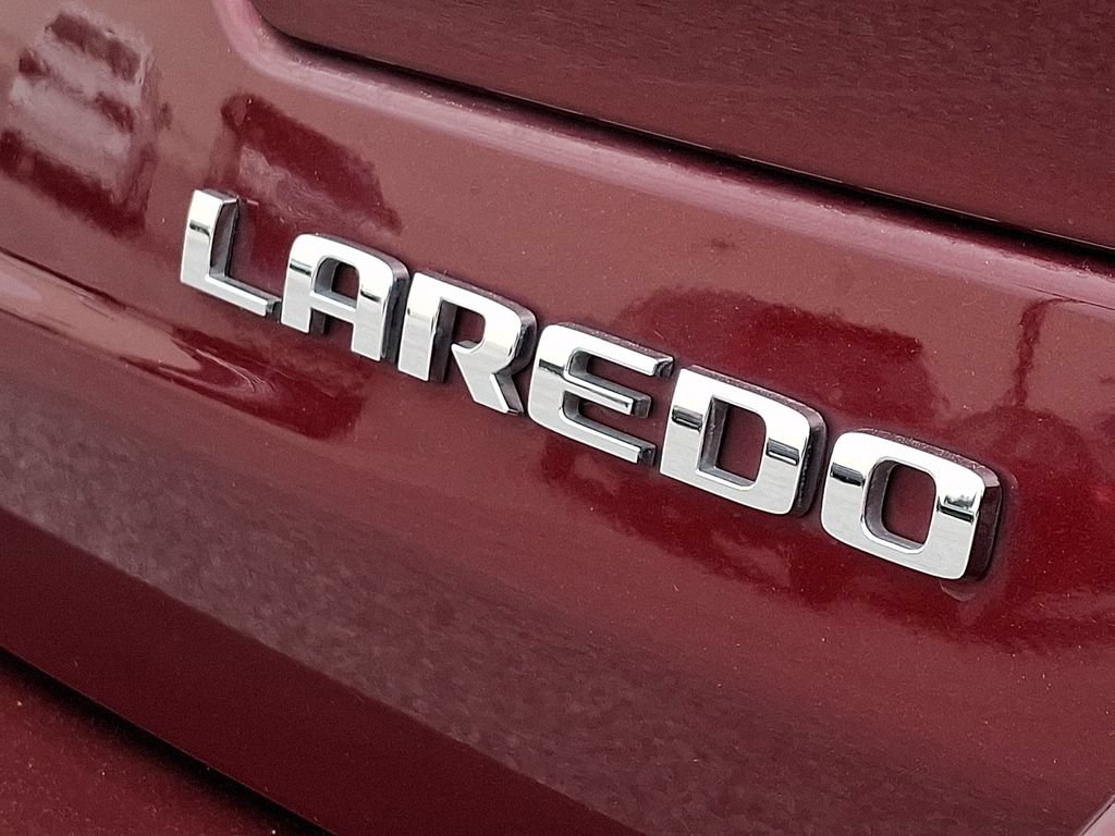 Used 2023 Jeep Grand Cherokee Laredo w/ Luxury Tech Group I AWD/4WD image 31