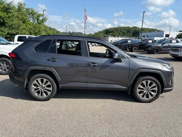Used 2019 Toyota RAV4 XLE Premium w/ Cold Weather Package AWD/4WD image 4
