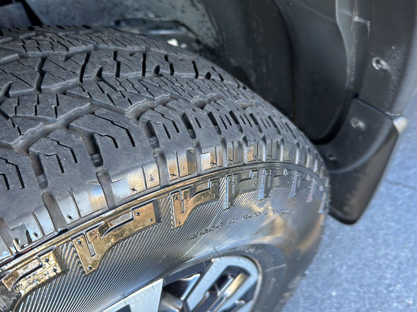 Used 2024 Nissan Frontier PRO-4X w/ Pro Convenience Package image 35