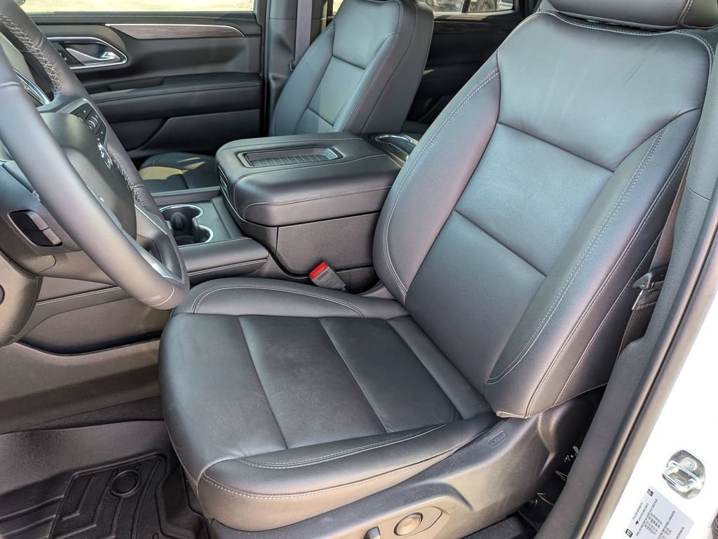 Used 2022 Chevrolet Tahoe Z71 w/ Luxury Package AWD/4WD image 31