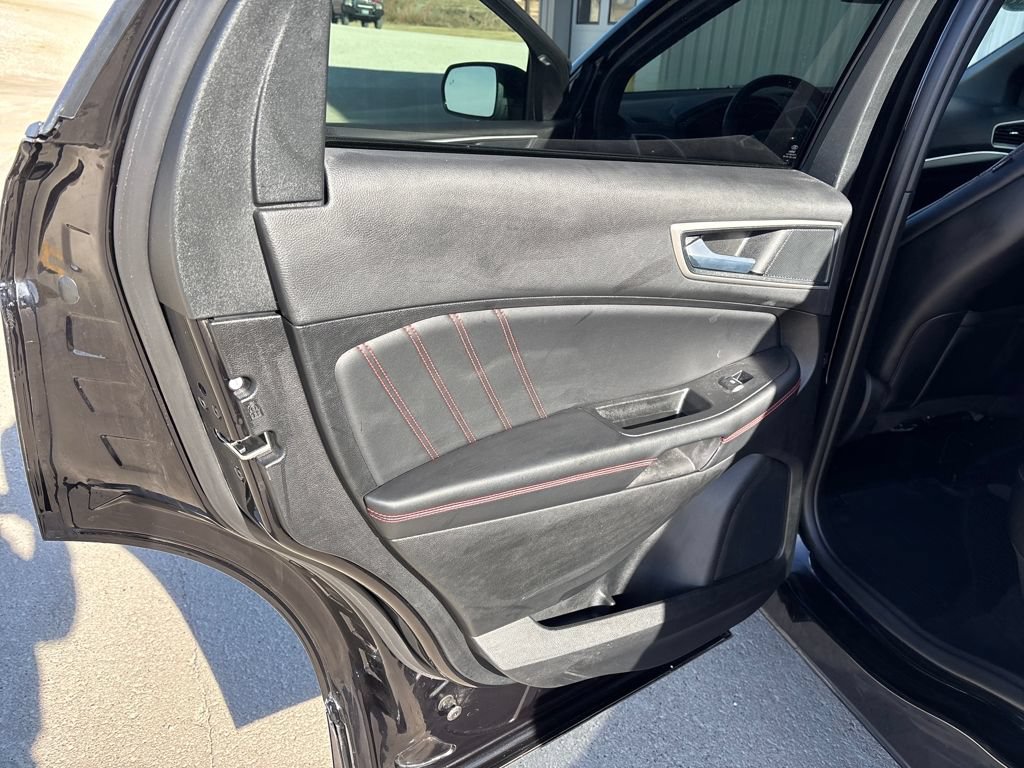 Used 2024 Ford Edge ST-Line AWD/4WD image 23