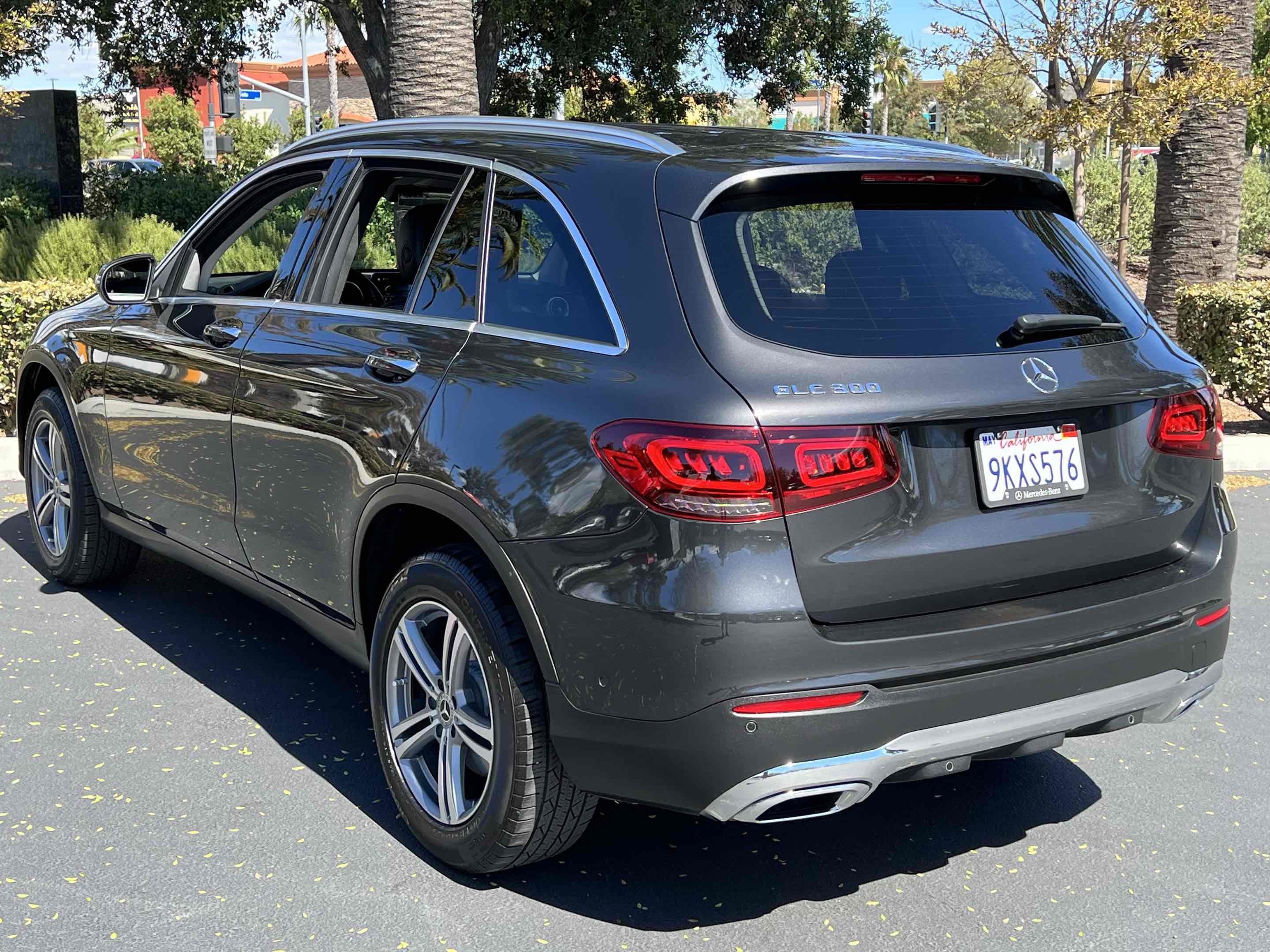 Used 2022 Mercedes-Benz GLC 300 image 2