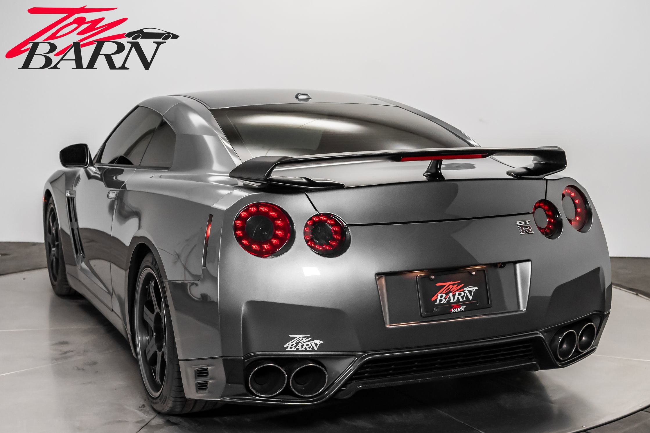 Used 2013 Nissan GT-R Black Edition image 12