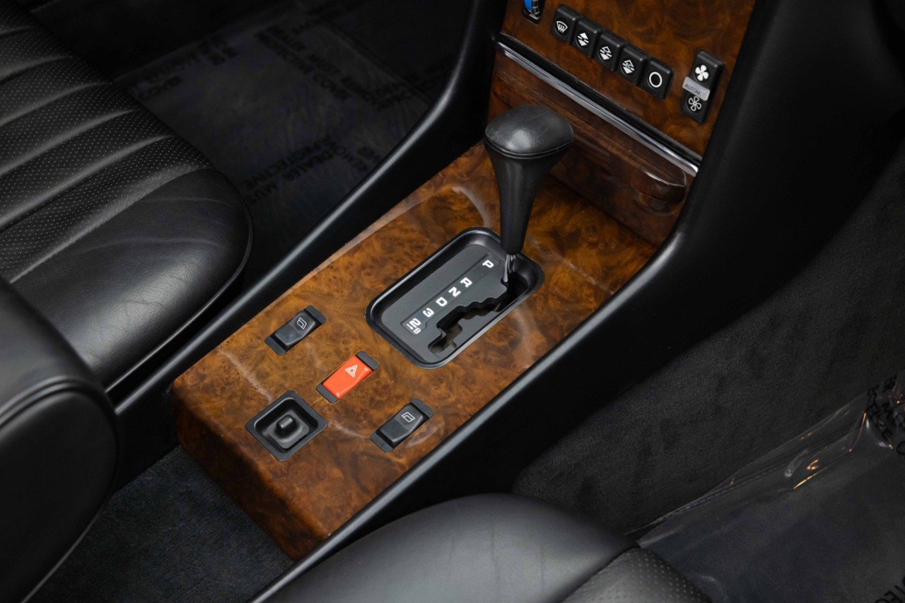 Used 1987 Mercedes-Benz 560 SL image 18