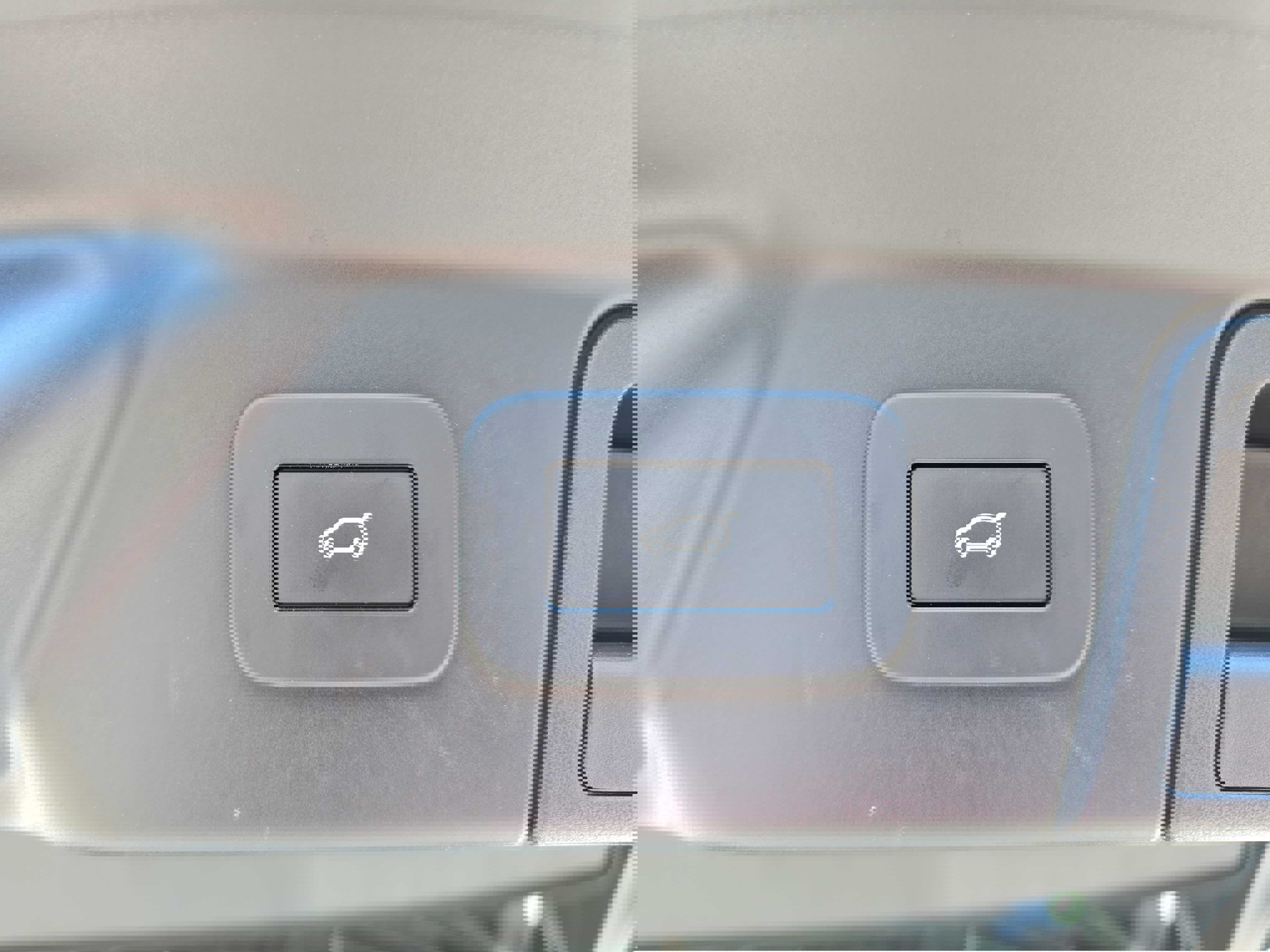 Certified 2025 Land Rover Range Rover Velar Dynamic SE AWD/4WD image 13