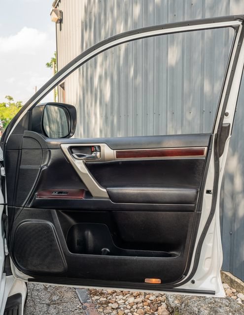 Used 2014 Lexus GX 460 w/ Premium Package AWD/4WD image 43