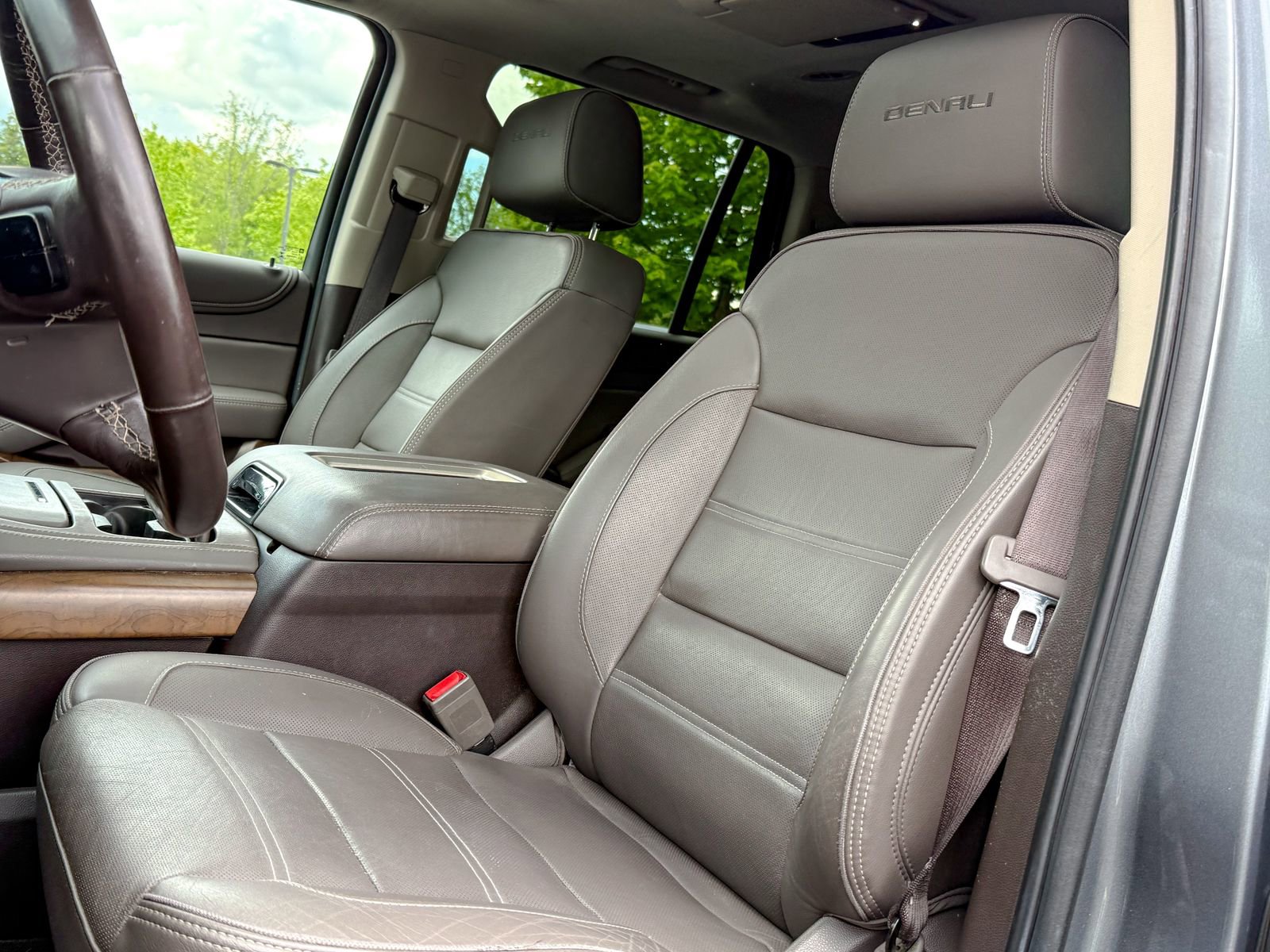 Used 2020 GMC Yukon Denali w/ Denali Ultimate Package AWD/4WD image 16