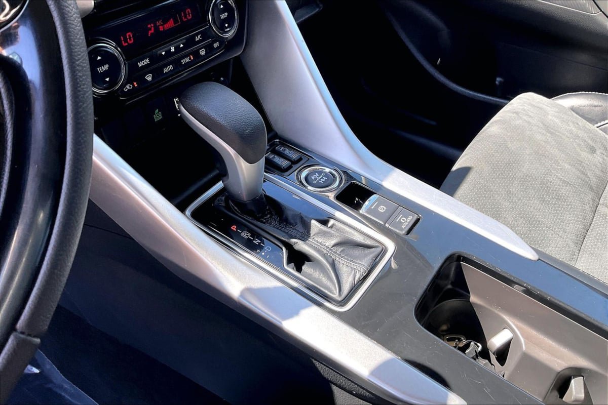 Used 2025 Mitsubishi Eclipse Cross AWD image 14
