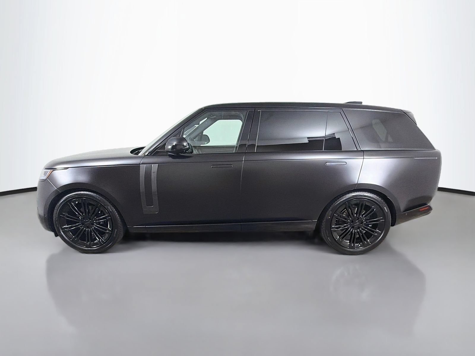 New 2026 Land Rover Range Rover Long Wheelbase SE AWD/4WD image 2