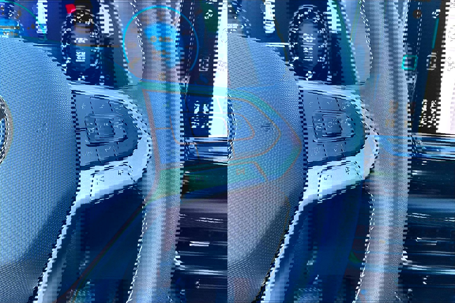 Used 2024 Volkswagen Atlas Cross Sport SE w/ Panoramic Sunroof Package image 12