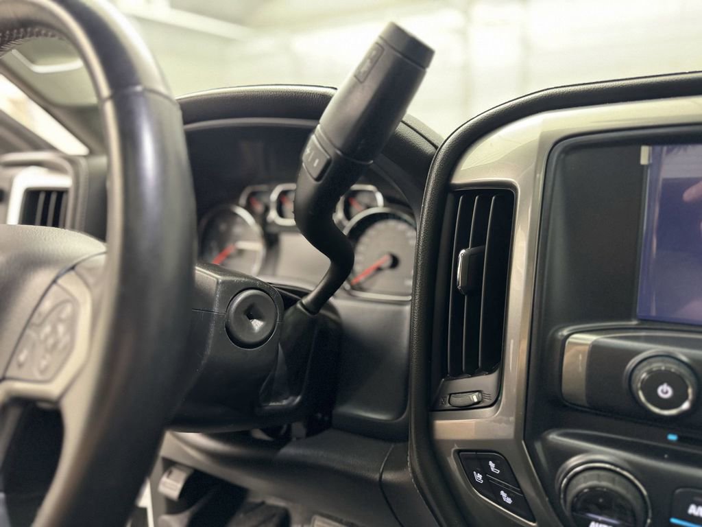 Used 2018 Chevrolet Silverado 2500 LTZ image 30