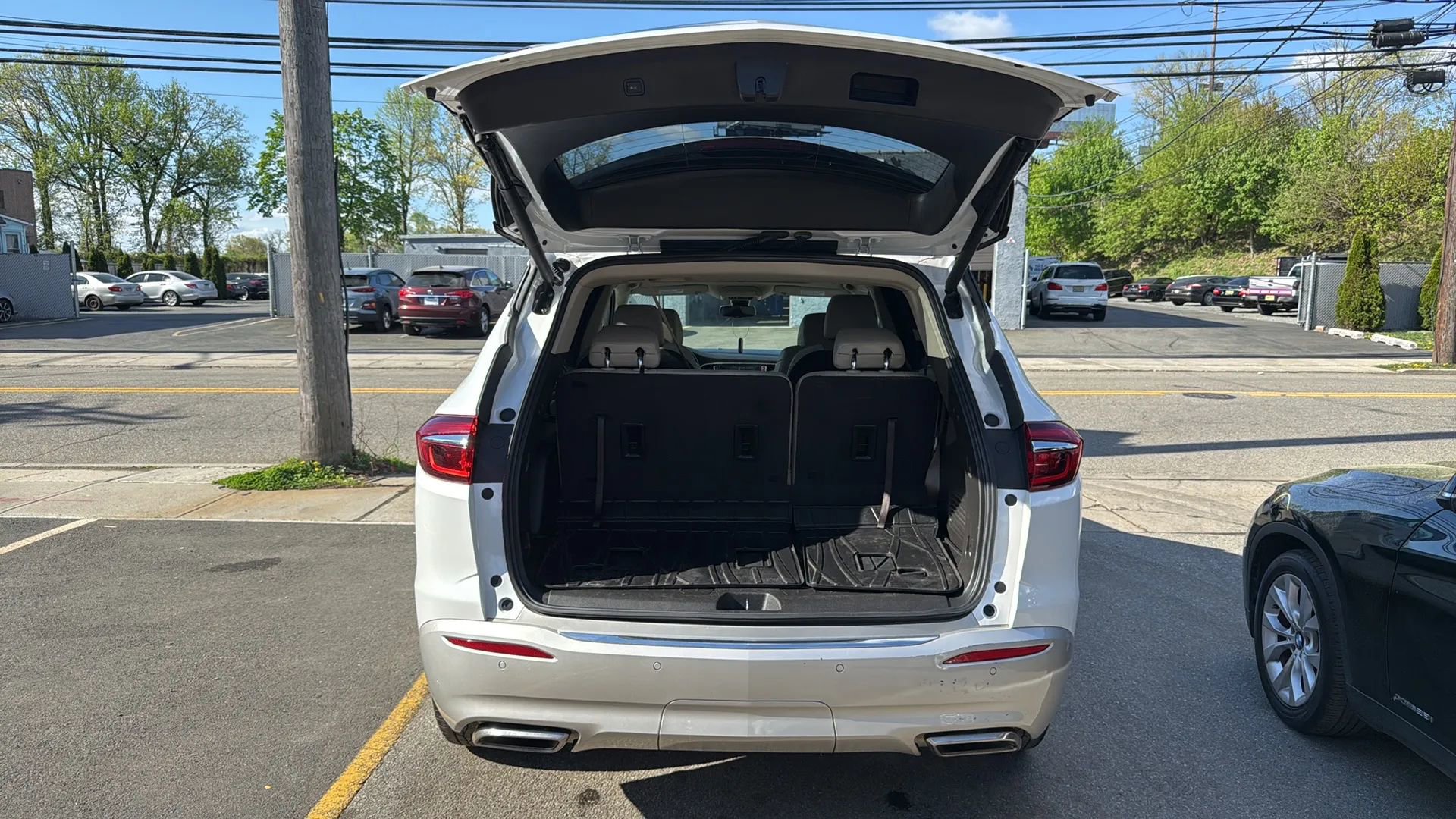 Used 2019 Buick Enclave Essence image 26