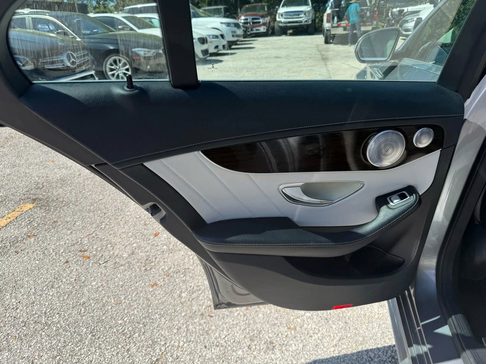 Used 2015 Mercedes-Benz C 400 4MATIC image 16