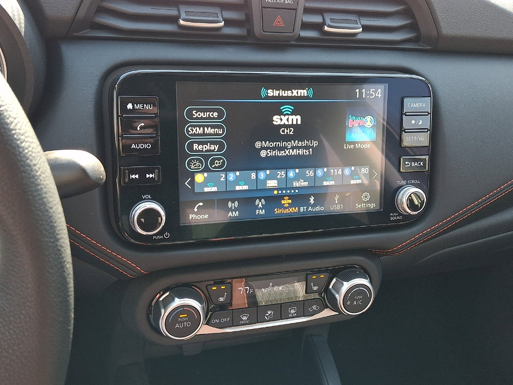 New 2025 Nissan Versa SR FWD image 8