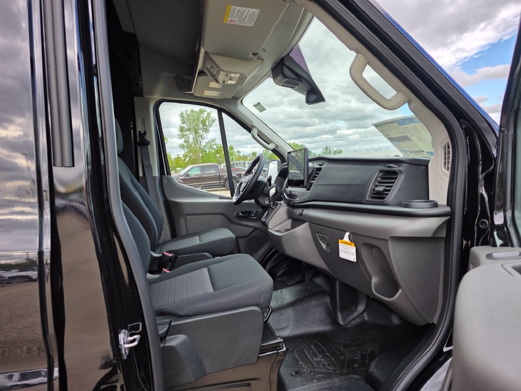 New 2026 Ford Transit 250 148 Medium Roof w/ Load Area Protection Package RWD image 18