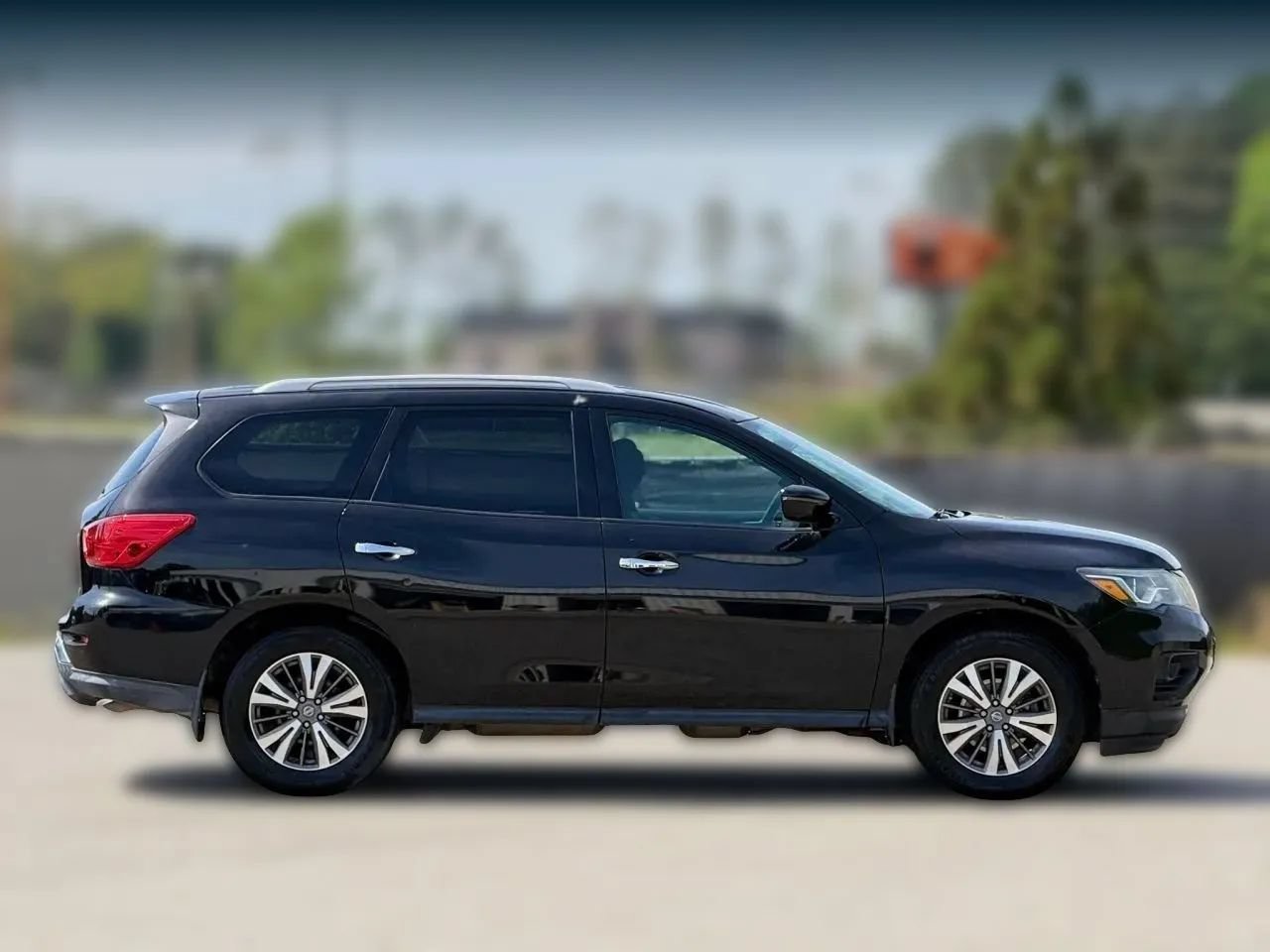 Used 2017 Nissan Pathfinder SV FWD image 7