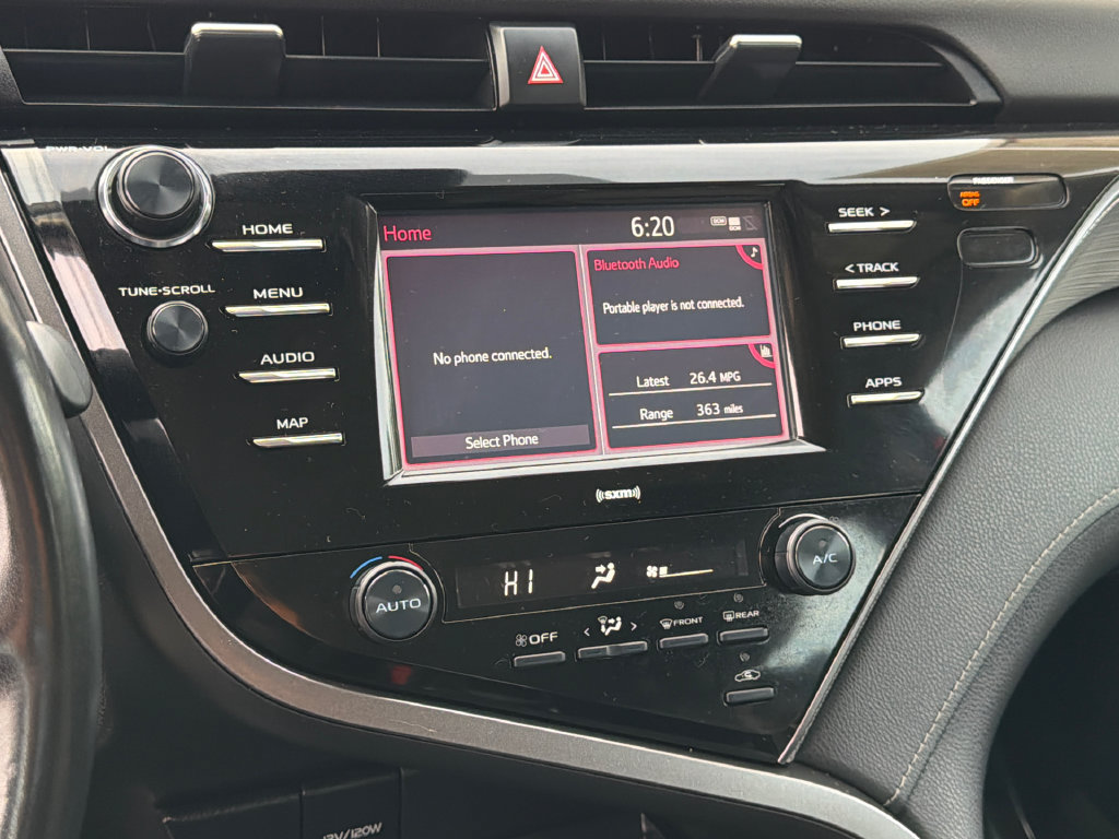 Used 2020 Toyota Camry SE FWD image 27