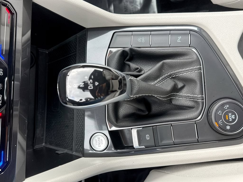 Used 2024 Volkswagen Tiguan SE R-Line AWD/4WD image 22