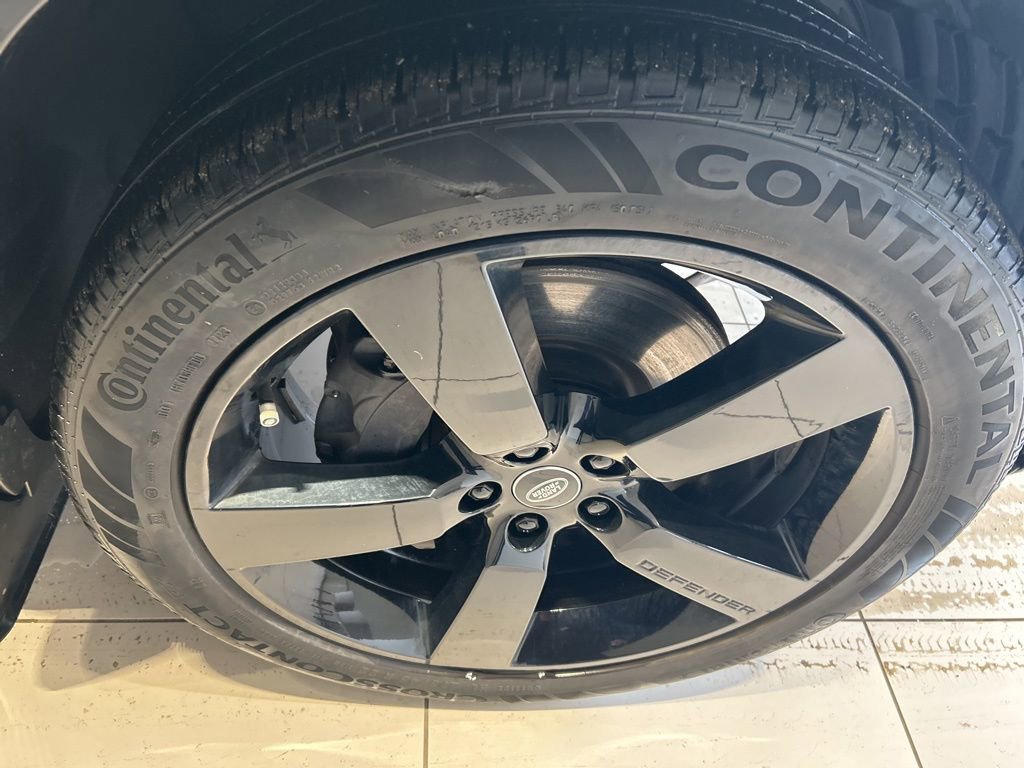 Used 2023 Land Rover Defender 90 X-Dynamic SE image 22