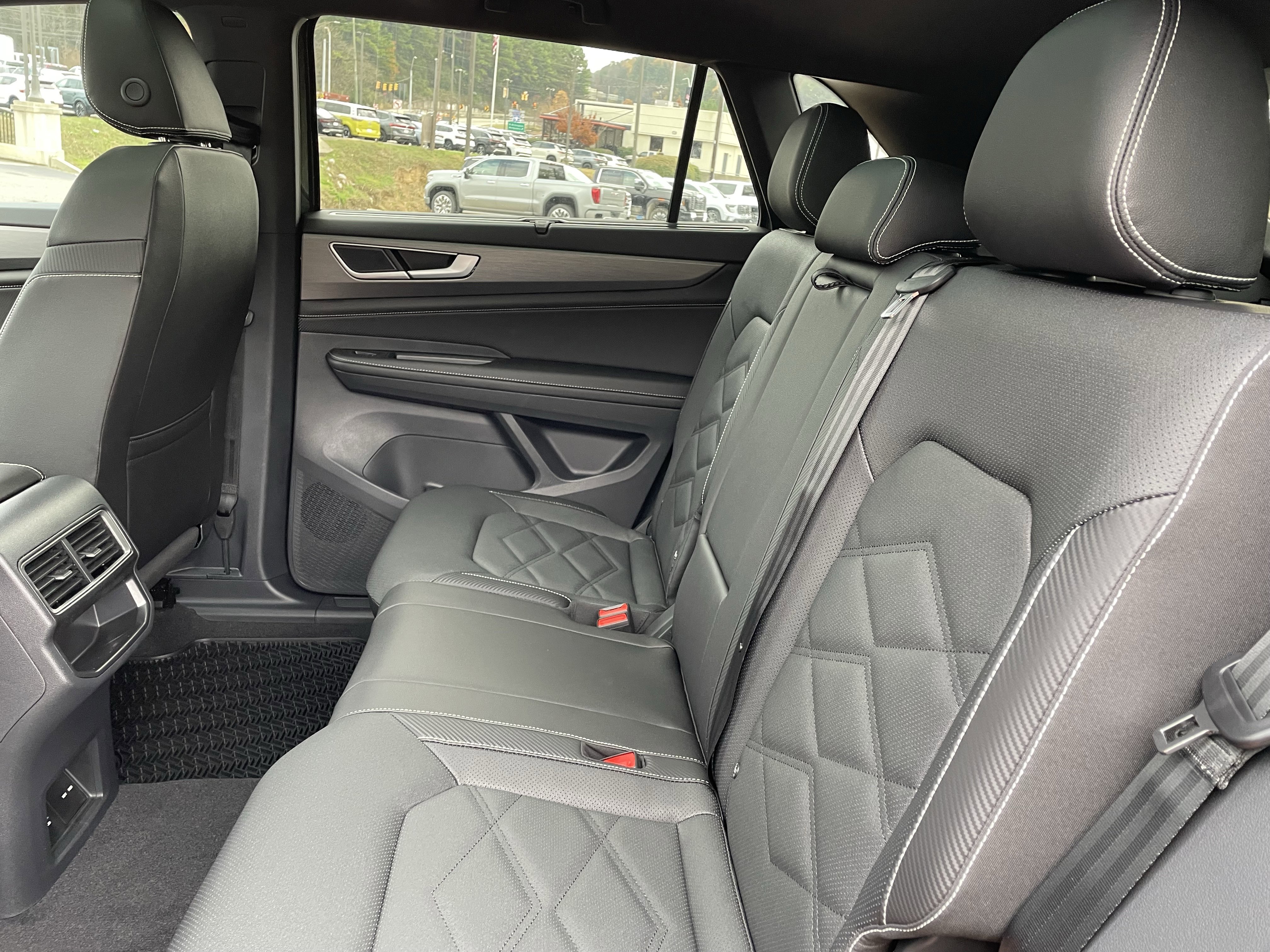 New 2026 Volkswagen Atlas Cross Sport SE image 12